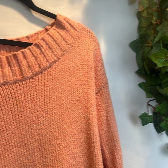Free People Oversized off the shoulder peach sweater cotton - Picture 3 of 8